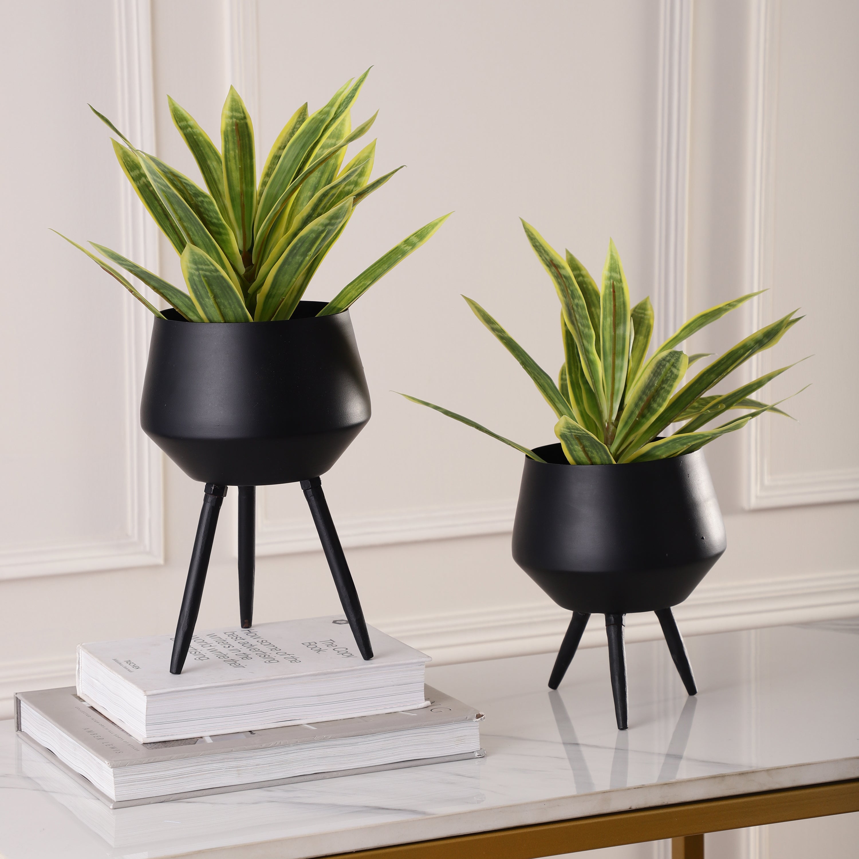 Nora Planter Set of 2 w/faux Leaves