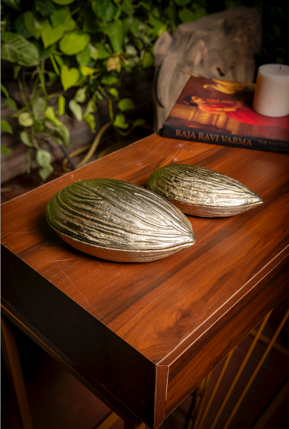 Almond Design Platters Set of 2