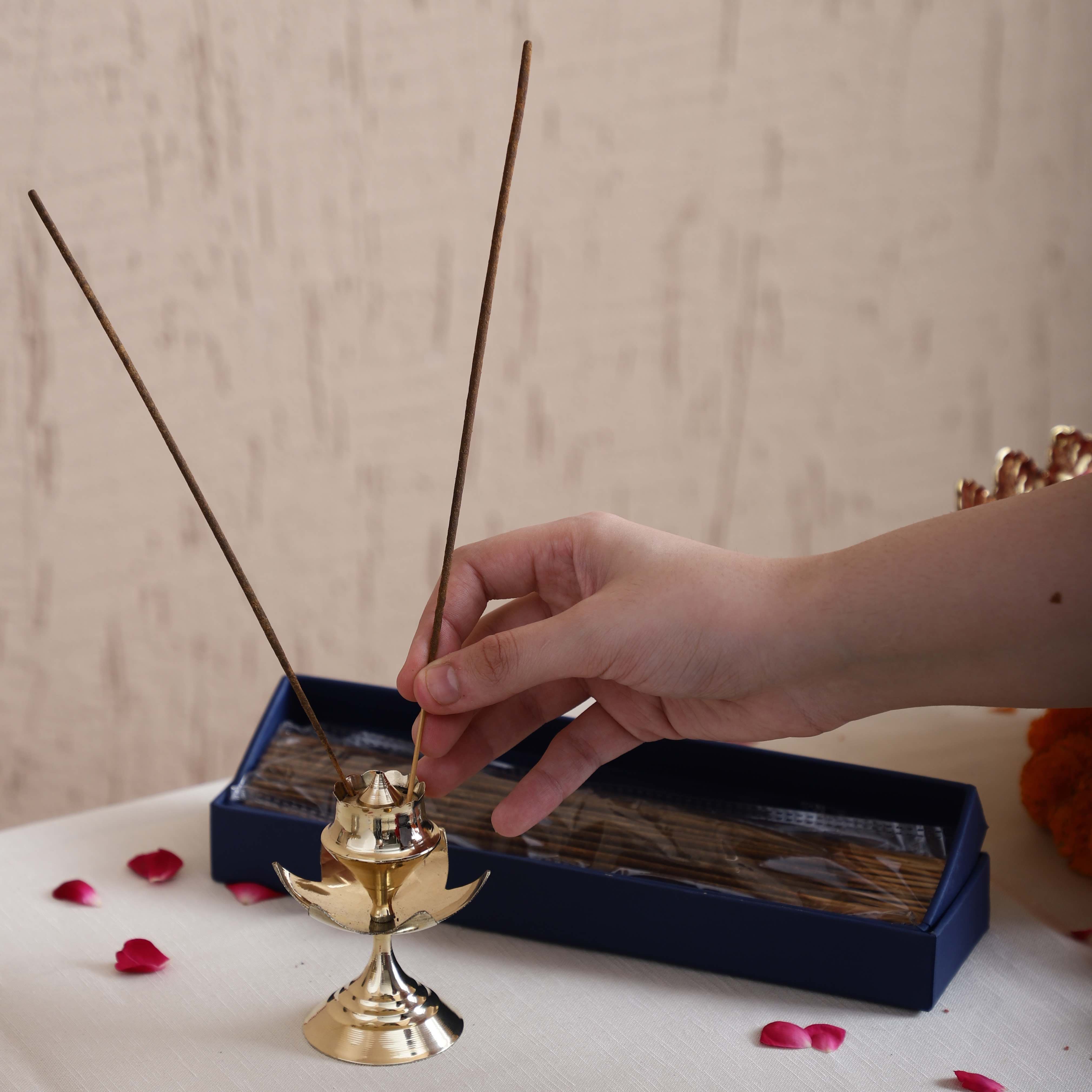 Sammsara Lotus Incense Holder & Sticks Gift Set